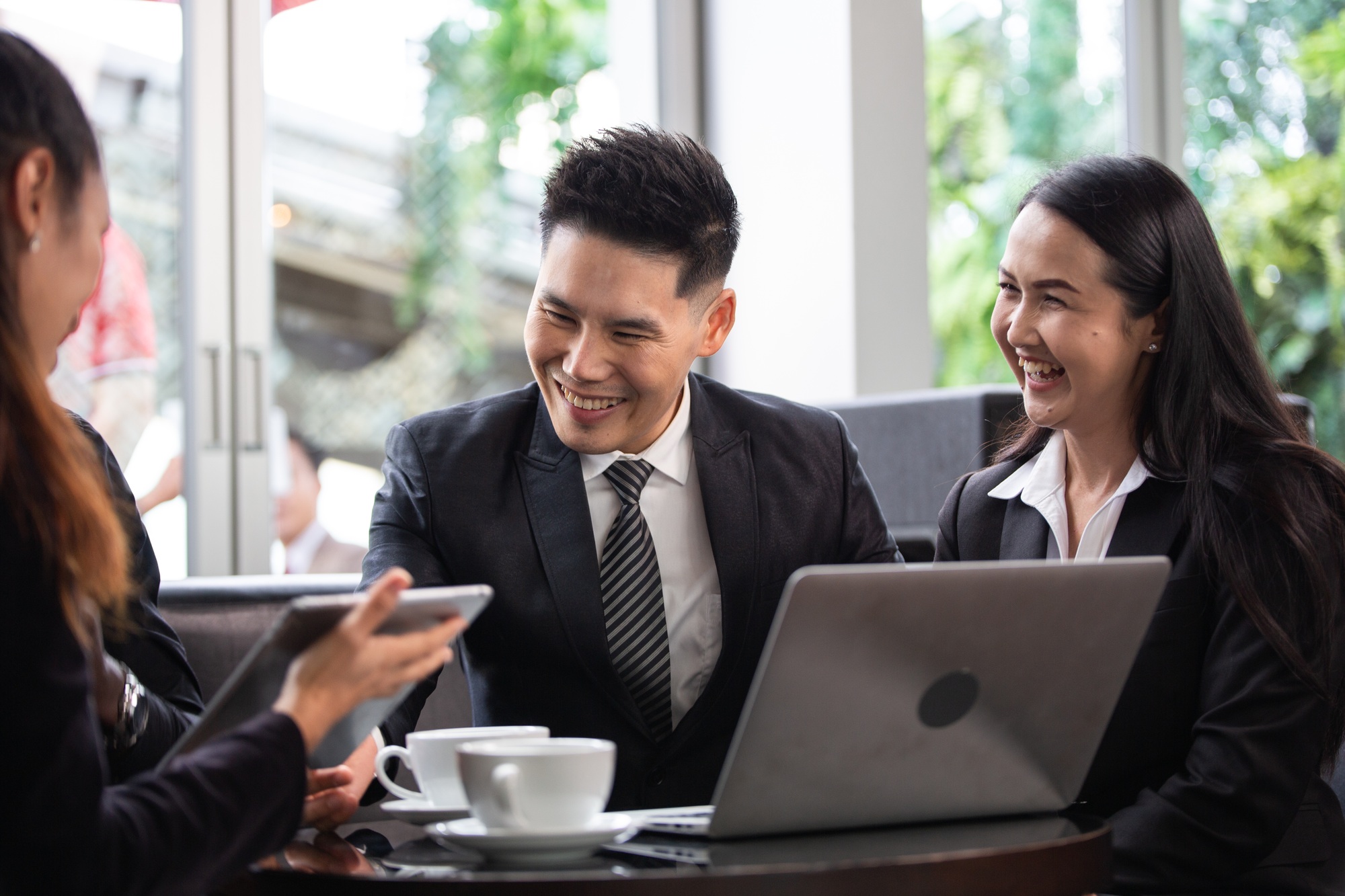 Group of diversity business people meeting client consultations
